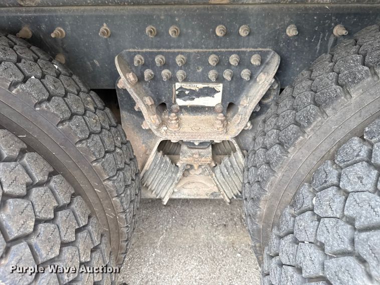 image for item EG8731 2011 International 7400  dump truck