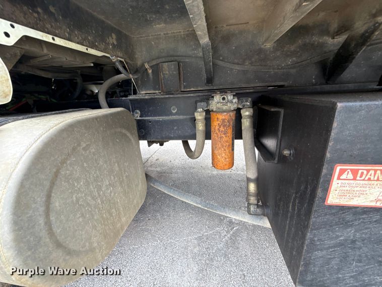 image for item EG8731 2011 International 7400  dump truck