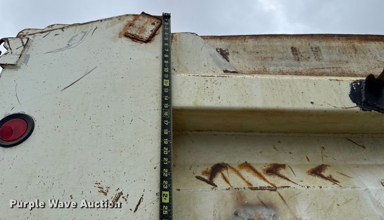 image for item EG8731 2011 International 7400  dump truck