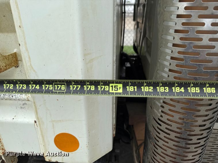 image for item EG8731 2011 International 7400  dump truck