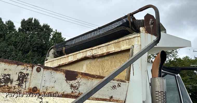 image for item EG8731 2011 International 7400  dump truck