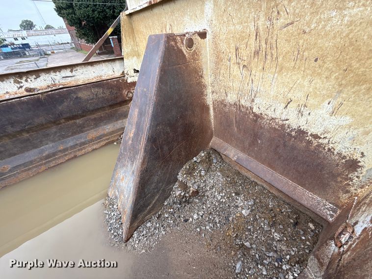 image for item EG8731 2011 International 7400  dump truck