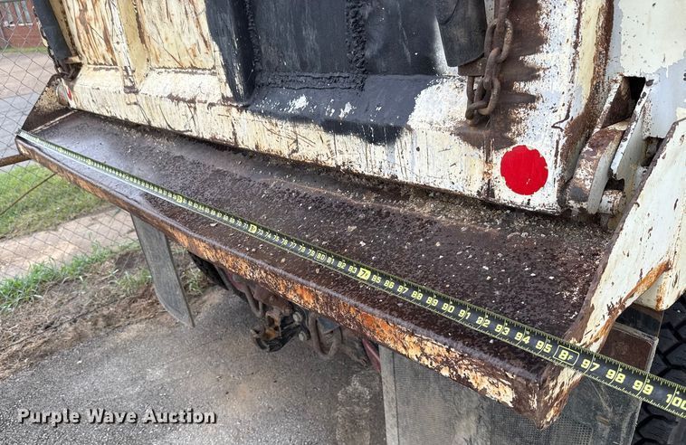 image for item EG8731 2011 International 7400  dump truck