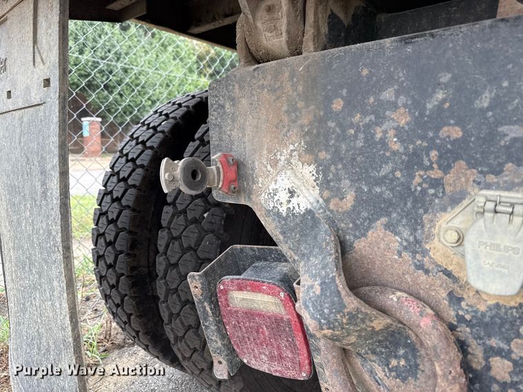 image for item EG8731 2011 International 7400  dump truck