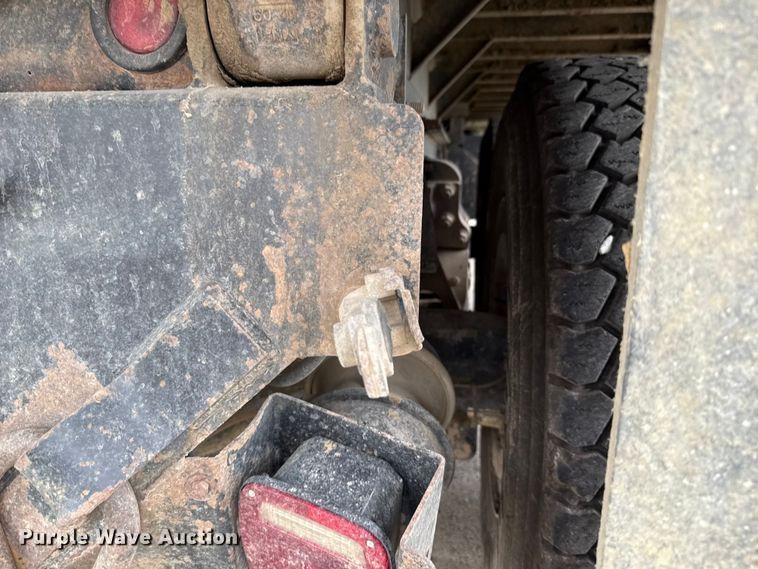 image for item EG8731 2011 International 7400  dump truck