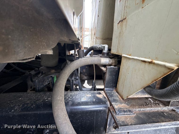 image for item EG8731 2011 International 7400  dump truck