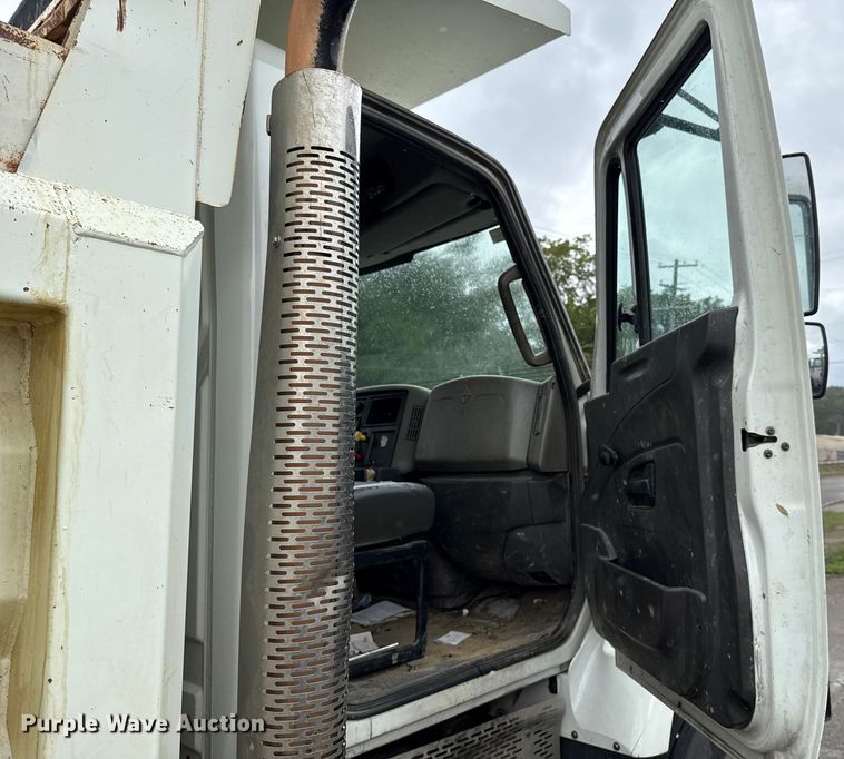 image for item EG8731 2011 International 7400  dump truck