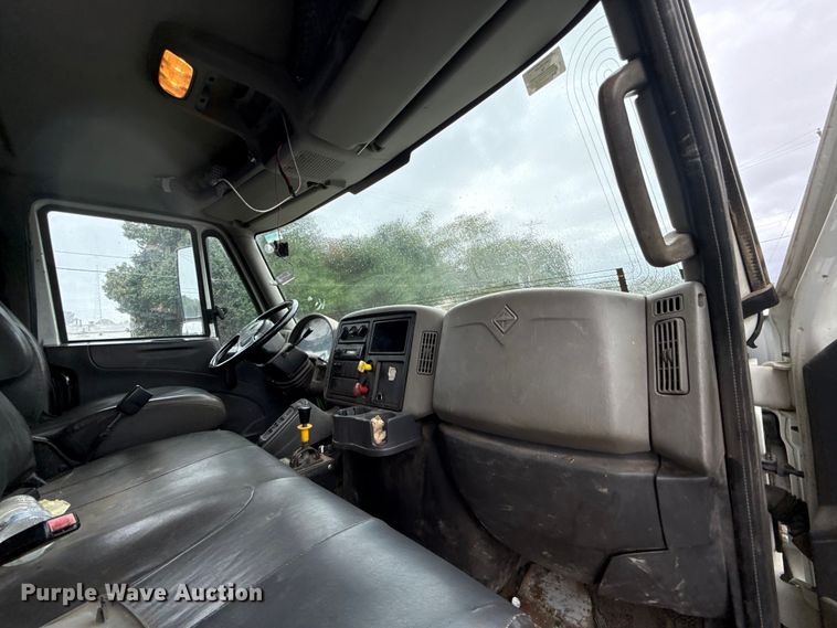 image for item EG8731 2011 International 7400  dump truck