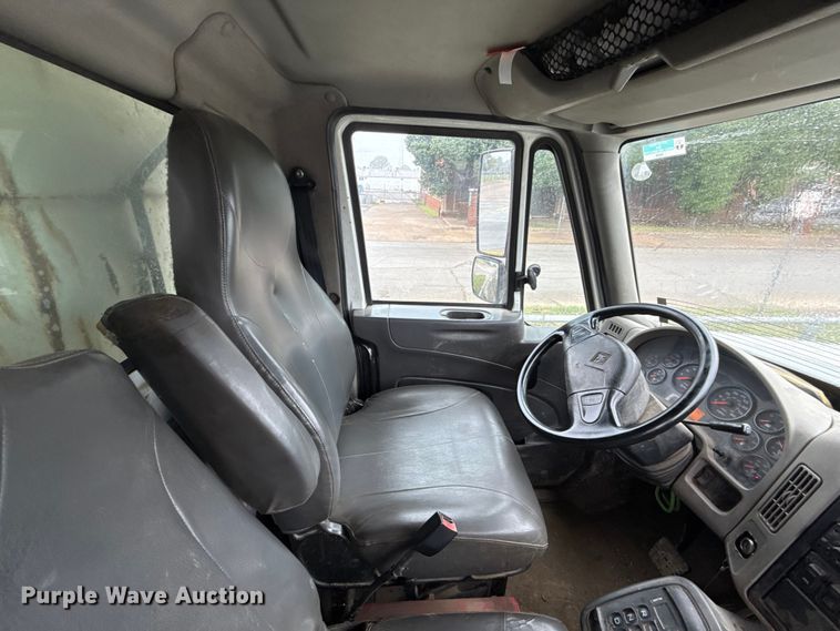 image for item EG8731 2011 International 7400  dump truck