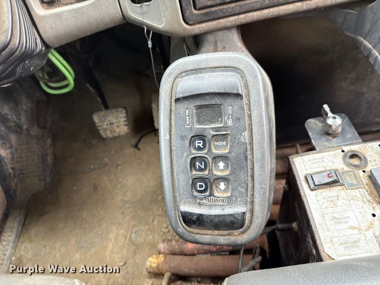 image for item EG8731 2011 International 7400  dump truck