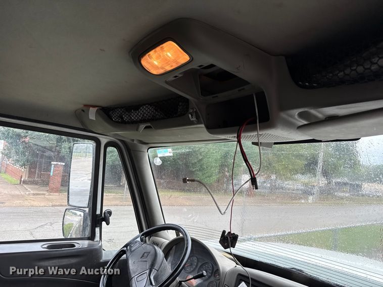 image for item EG8731 2011 International 7400  dump truck