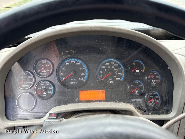 image for item EG8731 2011 International 7400  dump truck