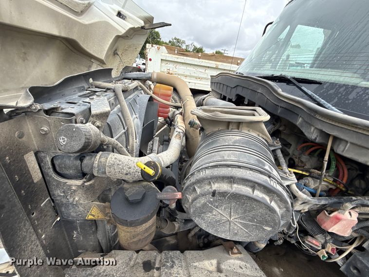 image for item EG8731 2011 International 7400  dump truck