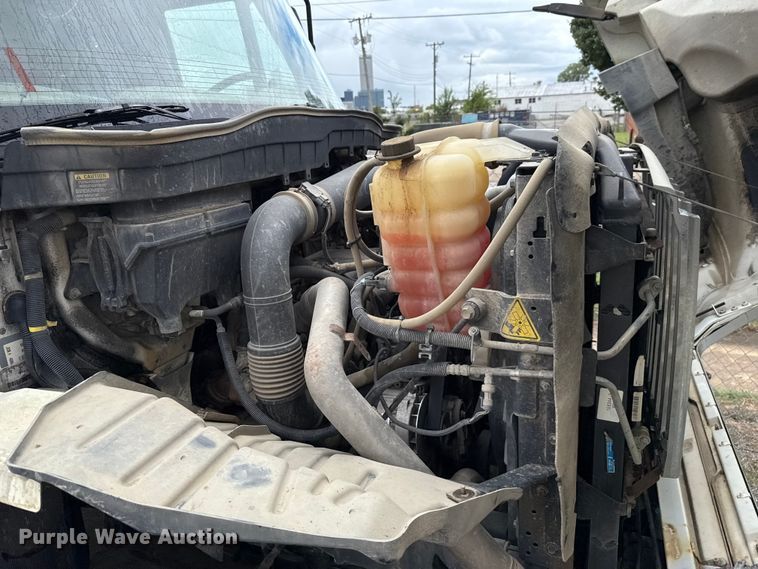 image for item EG8731 2011 International 7400  dump truck