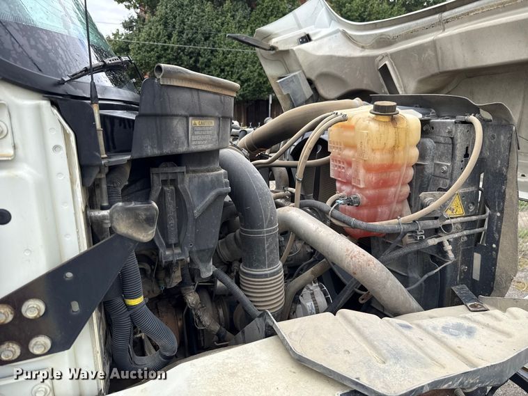 image for item EG8731 2011 International 7400  dump truck