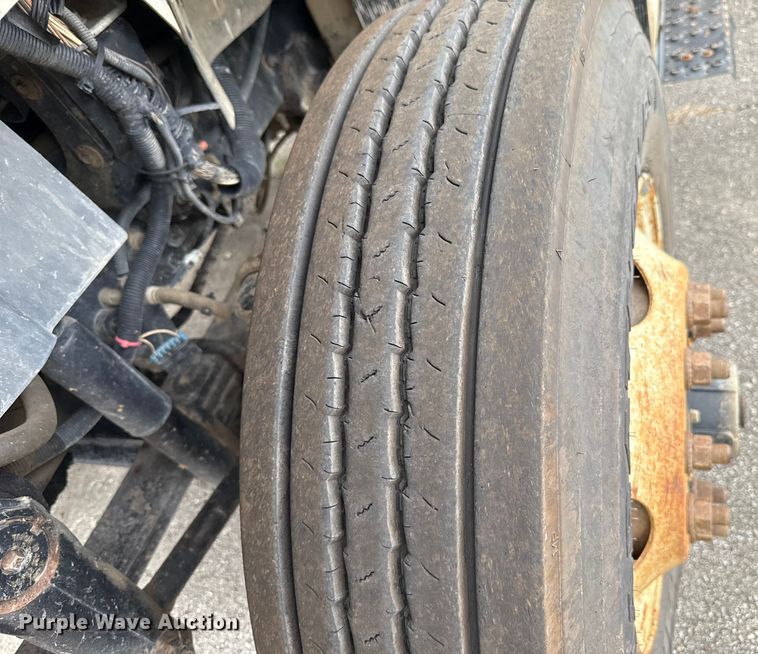 image for item EG8731 2011 International 7400  dump truck