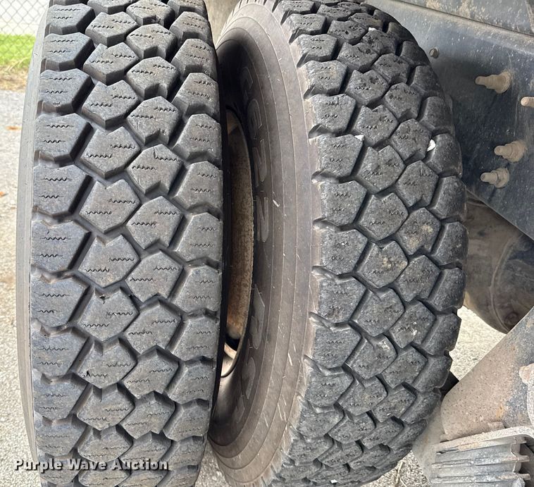 image for item EG8731 2011 International 7400  dump truck