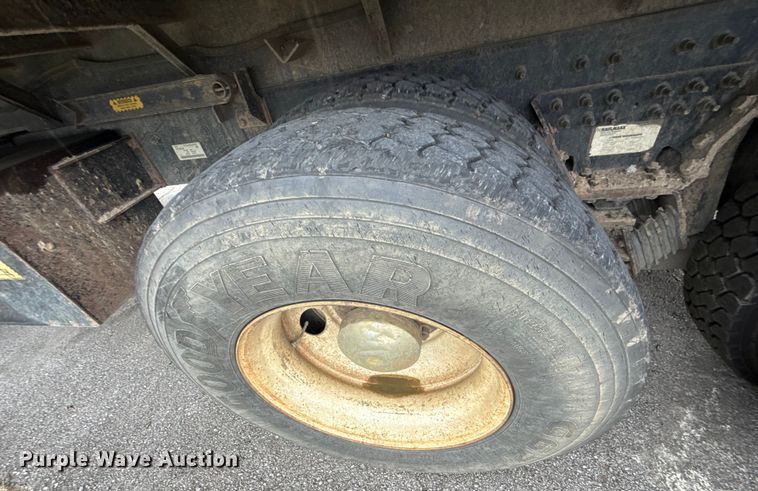 image for item EG8731 2011 International 7400  dump truck