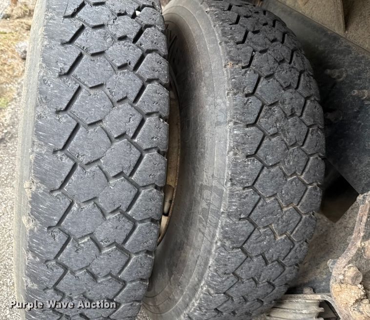 image for item EG8731 2011 International 7400  dump truck