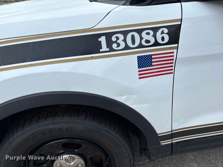 image for item EG8732 2013 Ford Explorer Police SUV