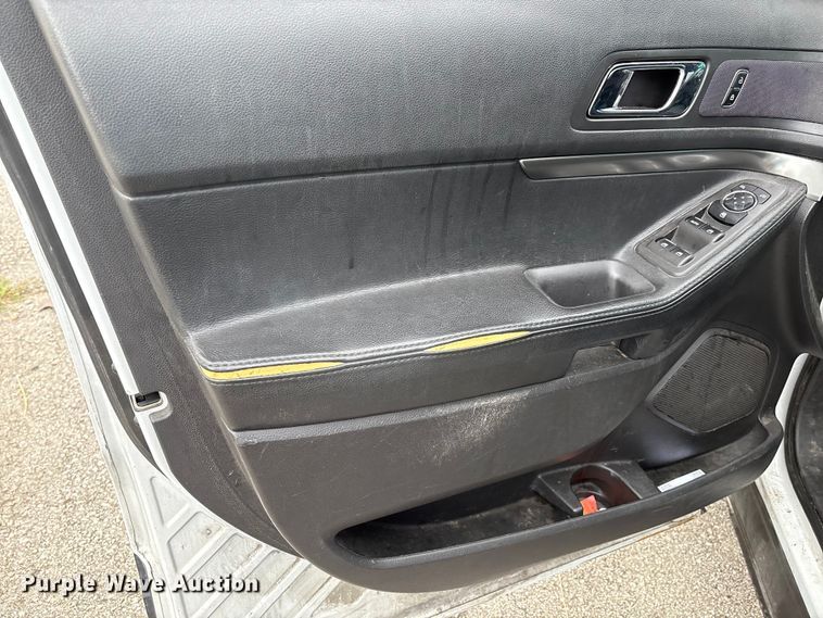 image for item EG8732 2013 Ford Explorer Police SUV