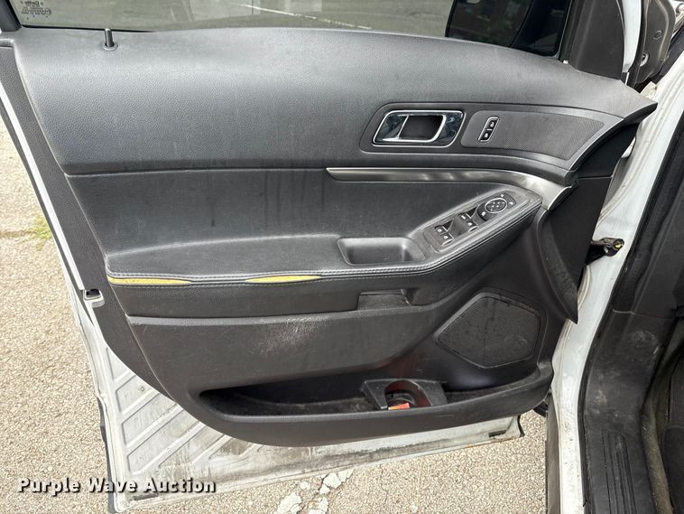 image for item EG8732 2013 Ford Explorer Police SUV