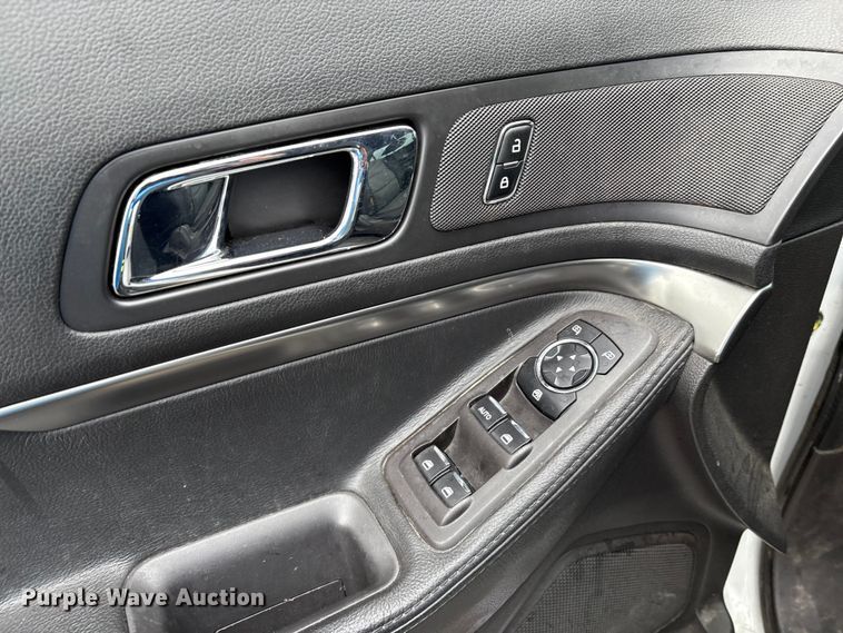 image for item EG8732 2013 Ford Explorer Police SUV