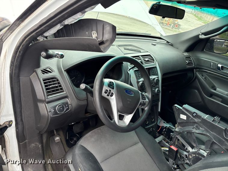 image for item EG8732 2013 Ford Explorer Police SUV