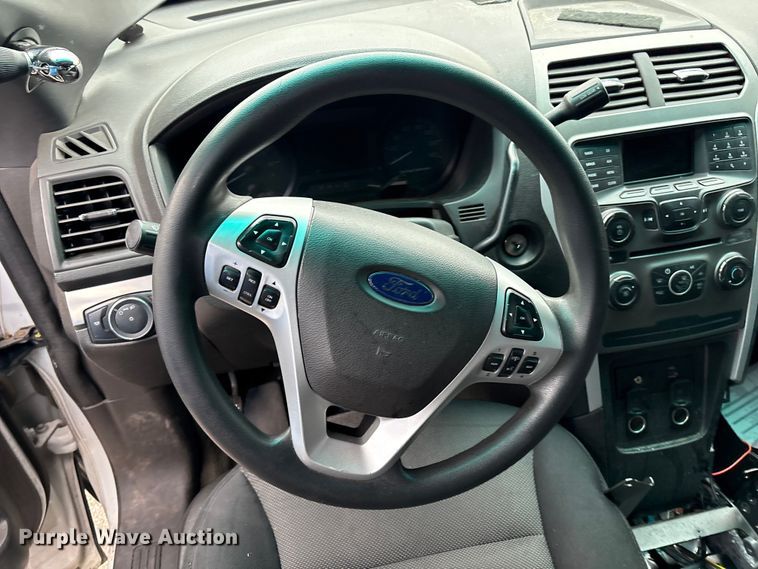 image for item EG8732 2013 Ford Explorer Police SUV