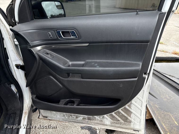 image for item EG8732 2013 Ford Explorer Police SUV