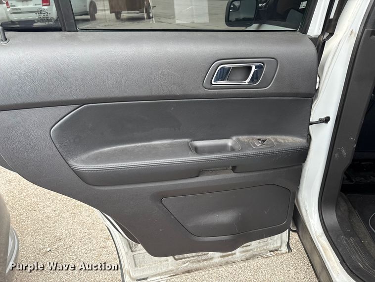 image for item EG8732 2013 Ford Explorer Police SUV