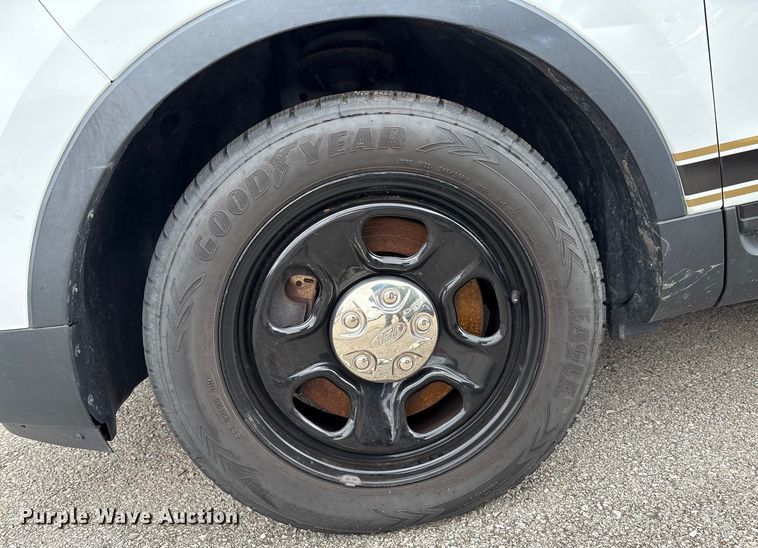 image for item EG8732 2013 Ford Explorer Police SUV