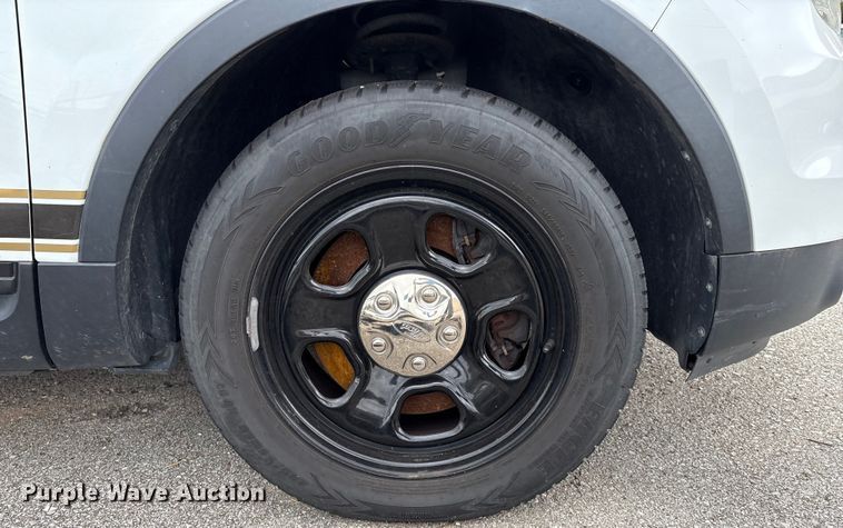 image for item EG8732 2013 Ford Explorer Police SUV