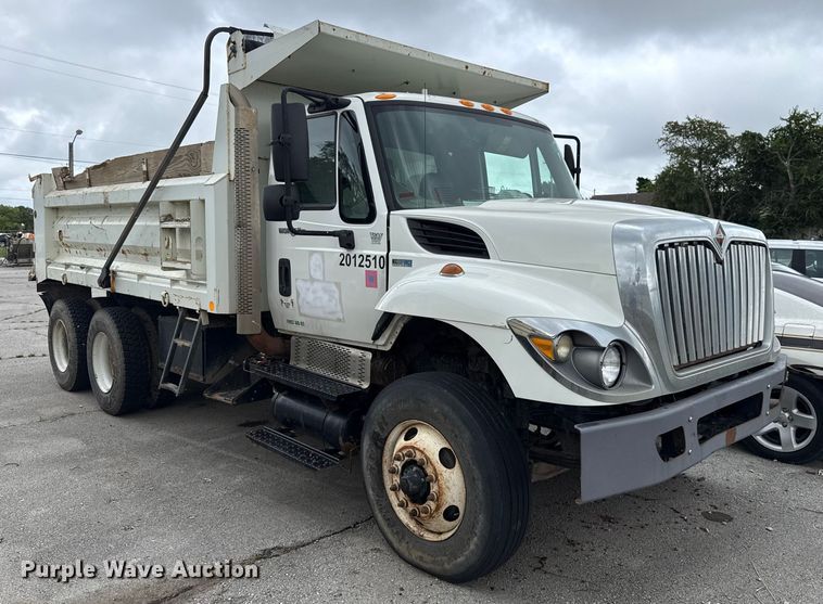 image for item EG8736 2012 International 7400 dump truck