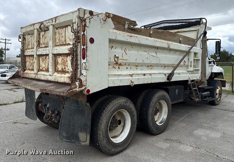 image for item EG8736 2012 International 7400 dump truck