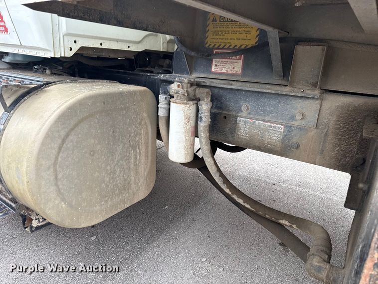 image for item EG8736 2012 International 7400 dump truck