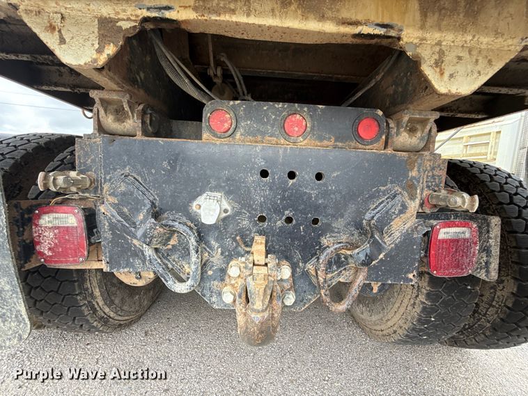 image for item EG8736 2012 International 7400 dump truck