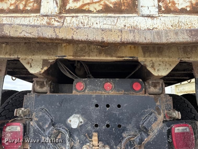 image for item EG8736 2012 International 7400 dump truck