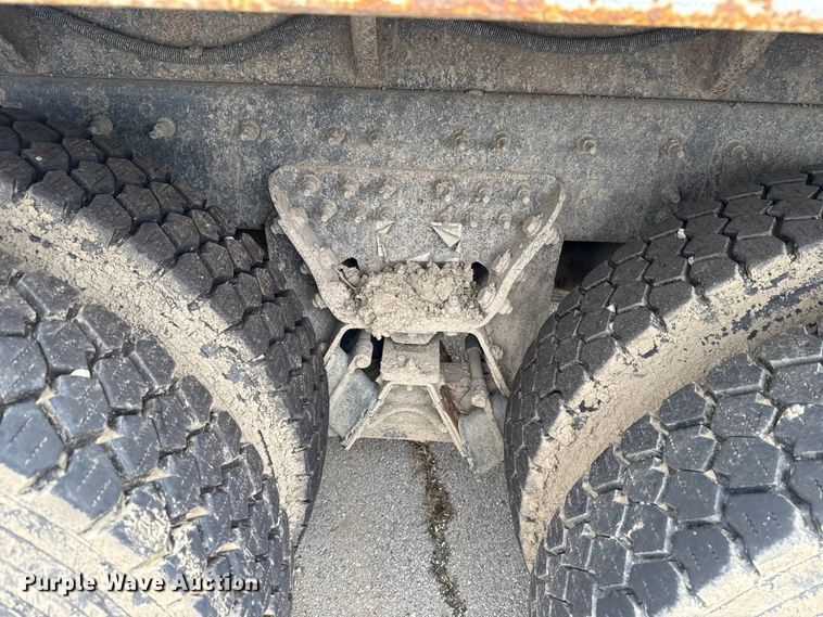 image for item EG8736 2012 International 7400 dump truck