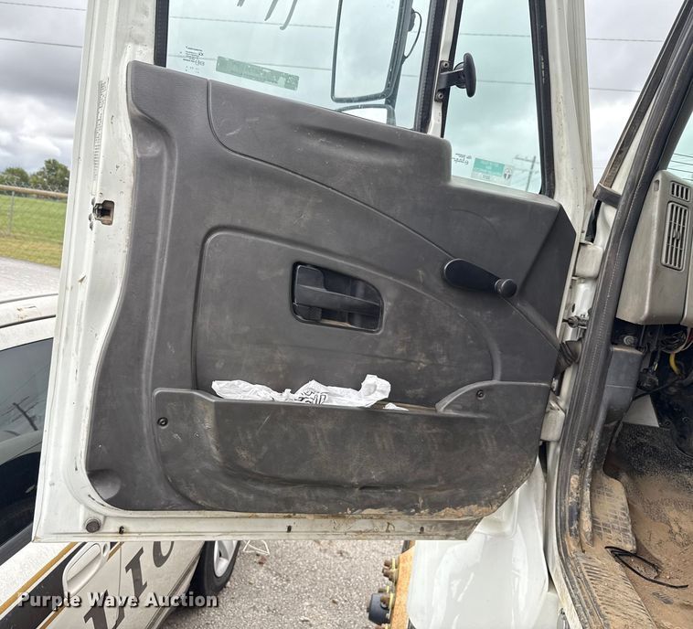 image for item EG8736 2012 International 7400 dump truck