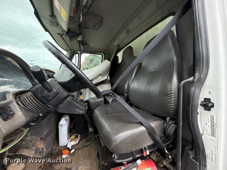 image for item EG8736 2012 International 7400 dump truck