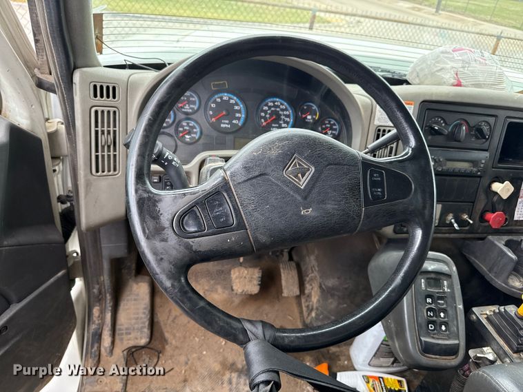 image for item EG8736 2012 International 7400 dump truck