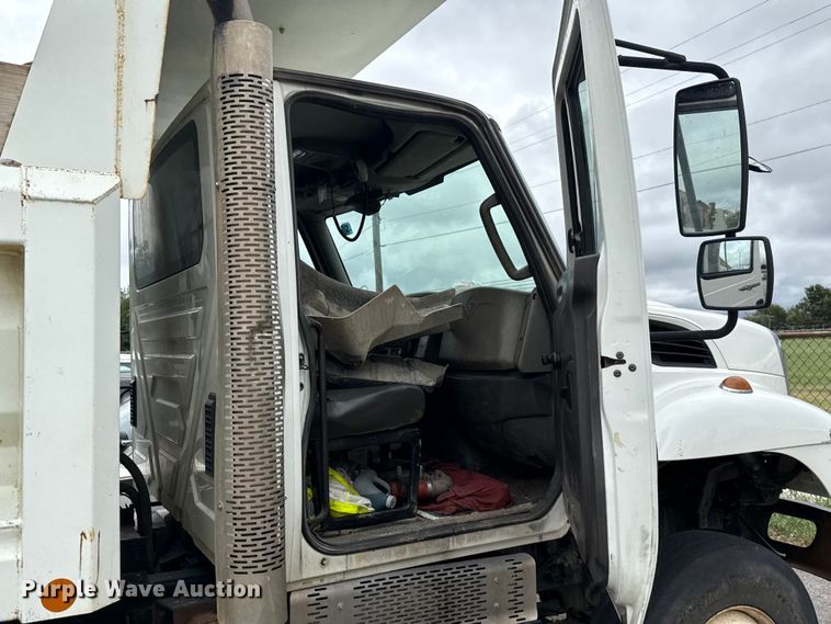 image for item EG8736 2012 International 7400 dump truck