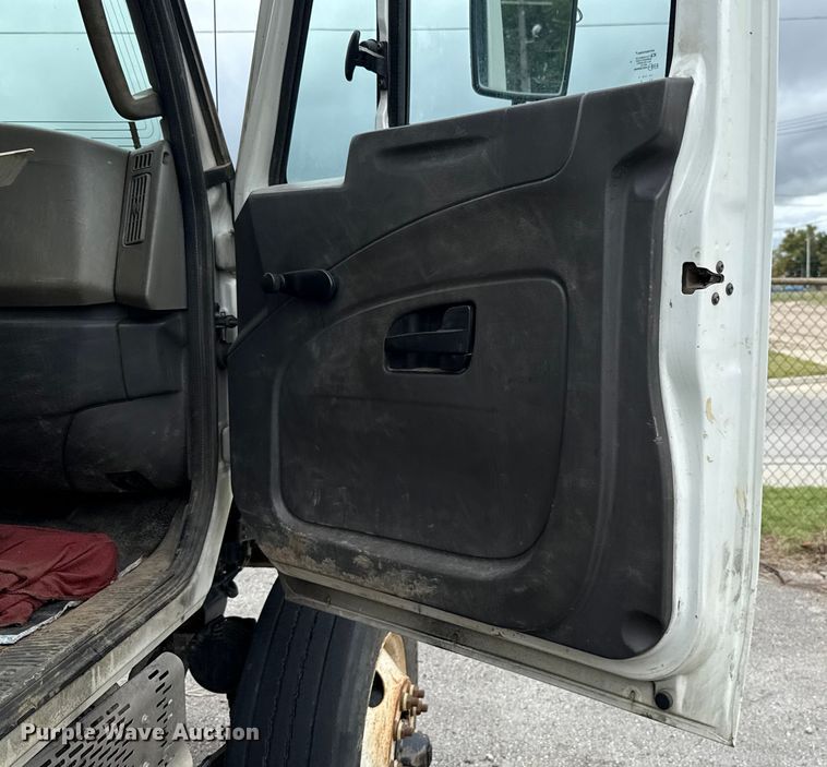 image for item EG8736 2012 International 7400 dump truck