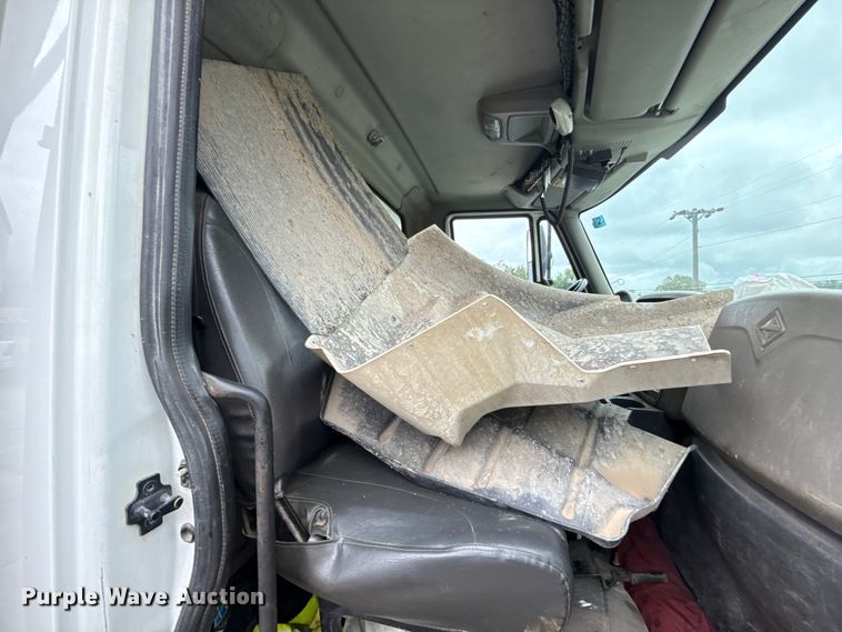 image for item EG8736 2012 International 7400 dump truck