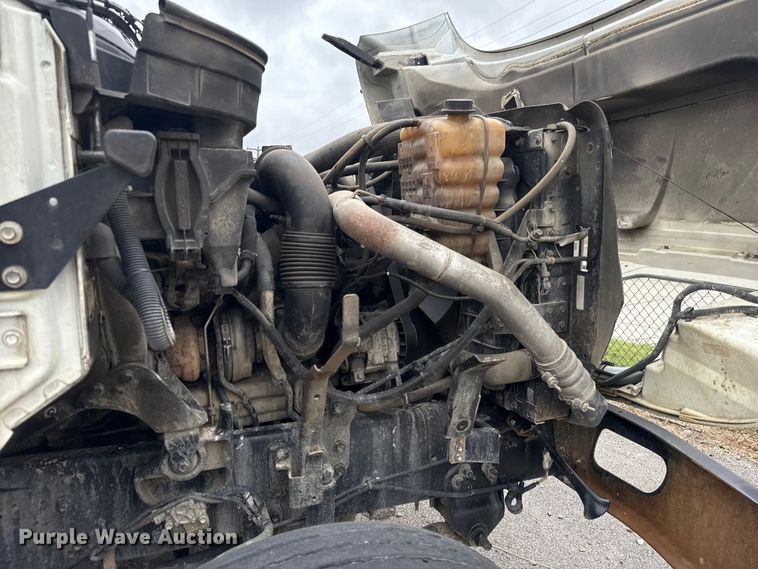 image for item EG8736 2012 International 7400 dump truck