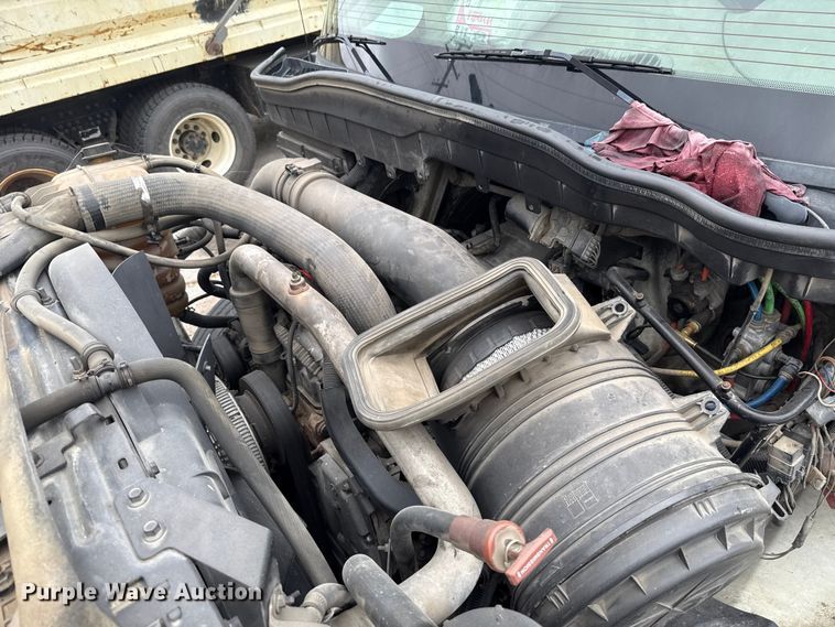 image for item EG8736 2012 International 7400 dump truck