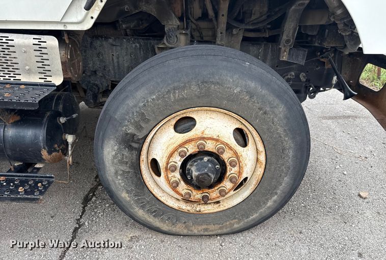 image for item EG8736 2012 International 7400 dump truck