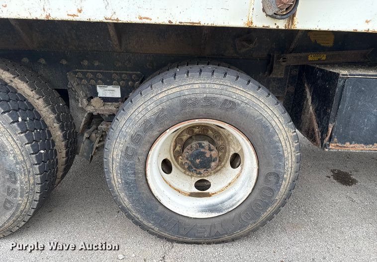 image for item EG8736 2012 International 7400 dump truck