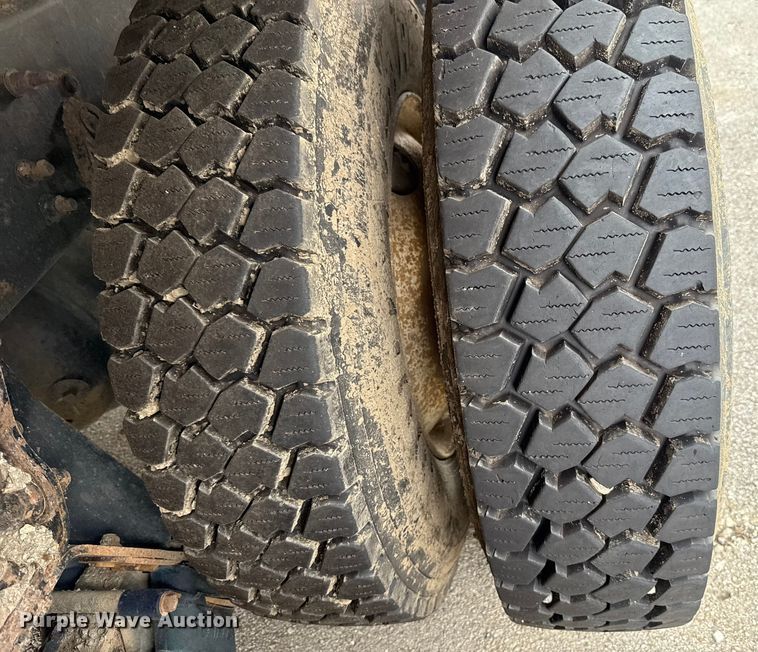 image for item EG8736 2012 International 7400 dump truck